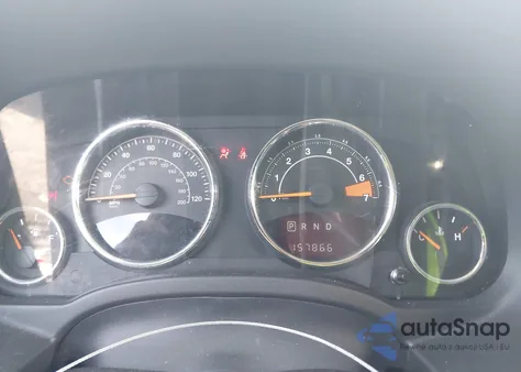 2016 Jeep Compass Latitude z USA, uszkodzony, nr VIN 1C4NJCEA6GD620036